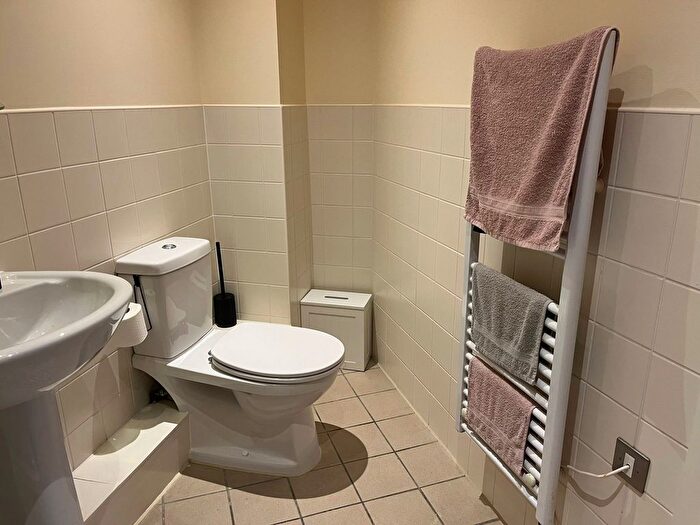 2 Bedroom Flat To Rent In Velocity West, City Walk, Leeds, LS11