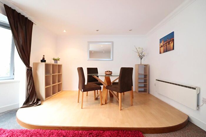 2 Bedroom Apartment To Rent In St James Mansions, Mount Stuart Square, Cardiff Bay, CF10