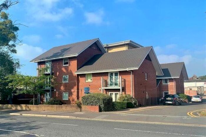 2 Bedroom Flat To Rent In Winchester Road, Southampton, SO16