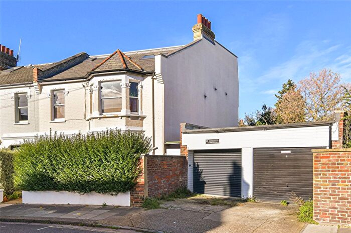 Detached House To Rent In Inglethorpe Street, London, SW6