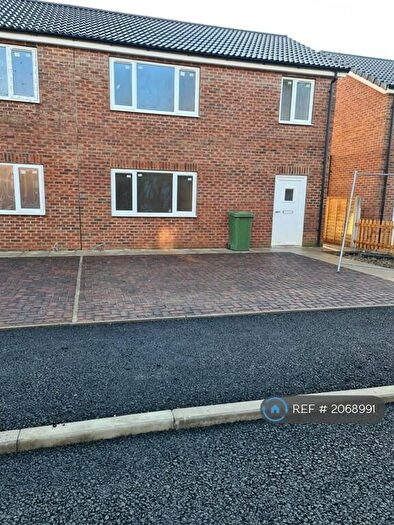 3 Bedroom Semi-Detached House To Rent In Braithwaites Close, Barnetby, DN38