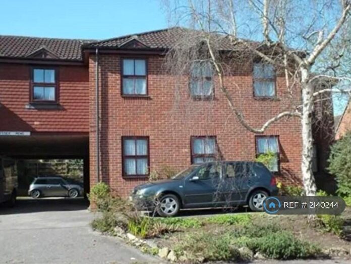 1 Bedroom Flat To Rent In Drynham Road, Trowbridge, BA14