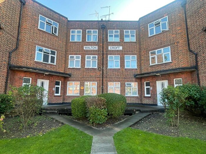 2 Bedroom Flat To Rent In Walton Croft, Cavendish Avenue, Harrow, Middlesex, HA1