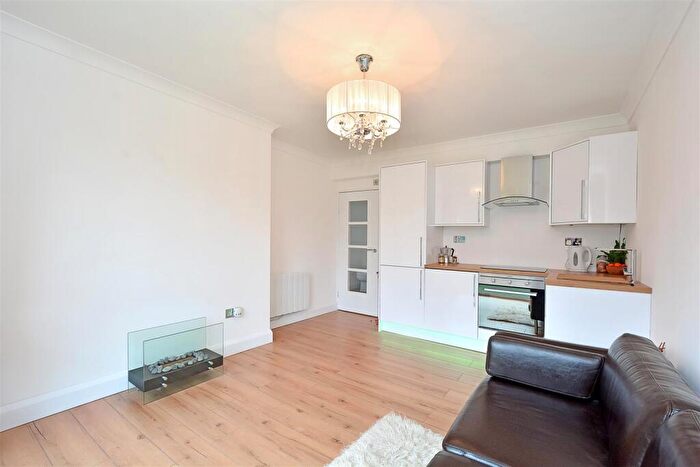 2 Bedroom Apartment To Rent In Boundary Road, London, NW8