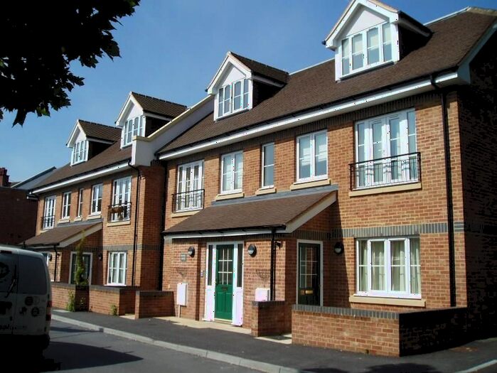 1 Bedroom Flat To Rent In Wey Hill, Haslemere, GU27
