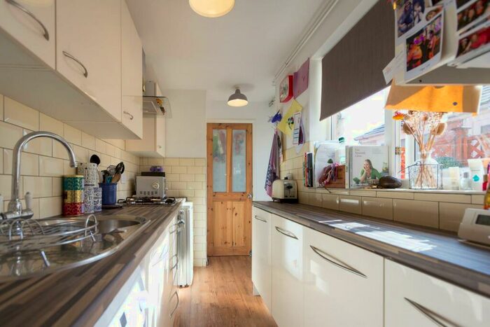 2 Bedroom Cottage To Rent In New Road, Studley, B80