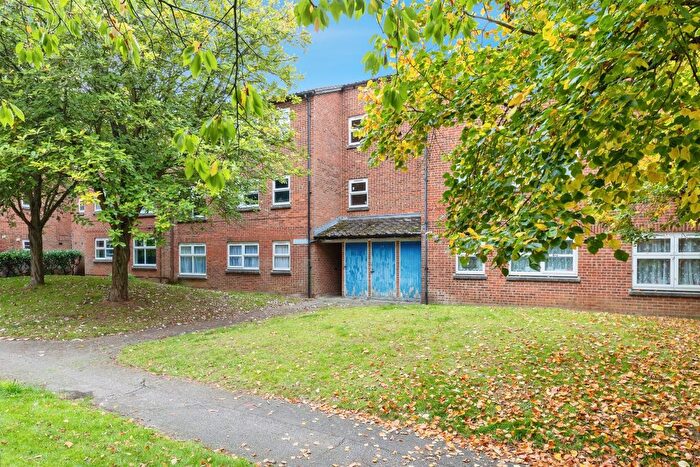 2 Bedroom Flat For Sale In Viaduct Way, Welwyn Garden City, AL7