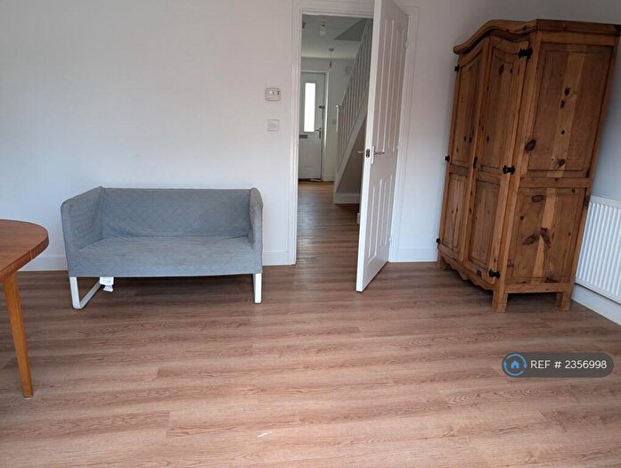 5 Bedroom Semi-Detached House To Rent In Edward Parker Road, Bristol, BS16