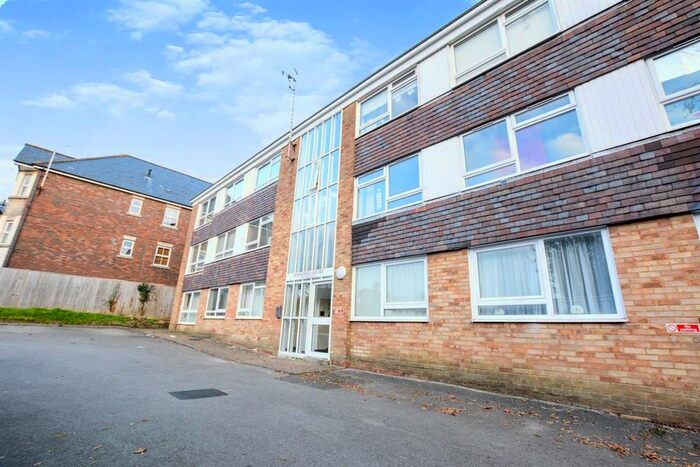 1 Bedroom Flat To Rent In Stockwell Court, London Road, Burgess Hill RH15
