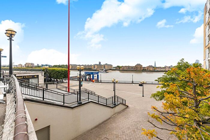 1 Bedroom Flat For Sale In Hanover House, Westferry Circus, E14