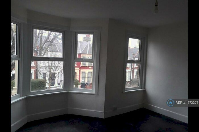 2 Bedroom Flat To Rent In Falkland Road, London, N8