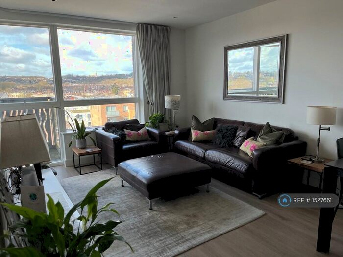 2 Bedroom Flat To Rent In Basset Court, London, N8