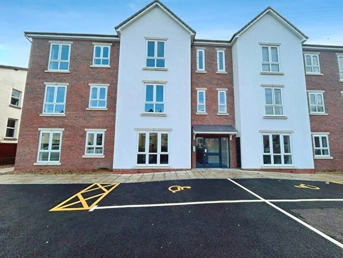 2 Bedroom House To Rent In St Domingo Grove, L5