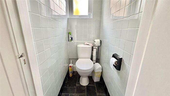 2 Bedroom Apartment For Sale In York Avenue, West Kirby, Wirral, Merseyside, CH48