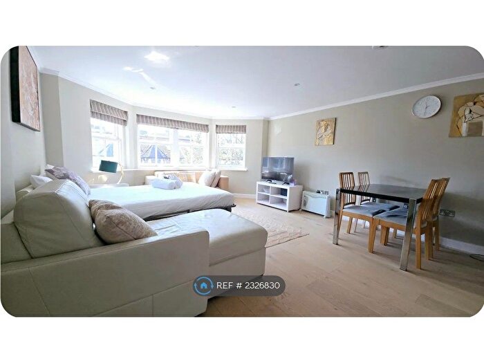 1 Bedroom Flat To Rent In Jubilee Mansions, London, W14