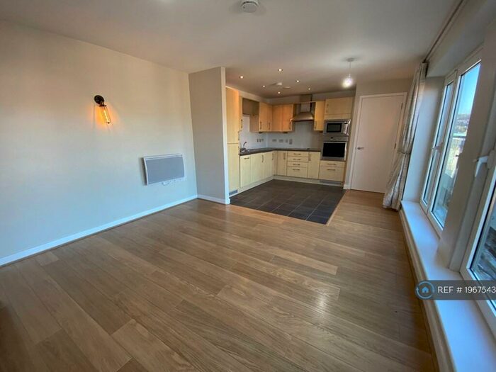 2 Bedroom Flat To Rent In Excelsior, Swansea, SA1