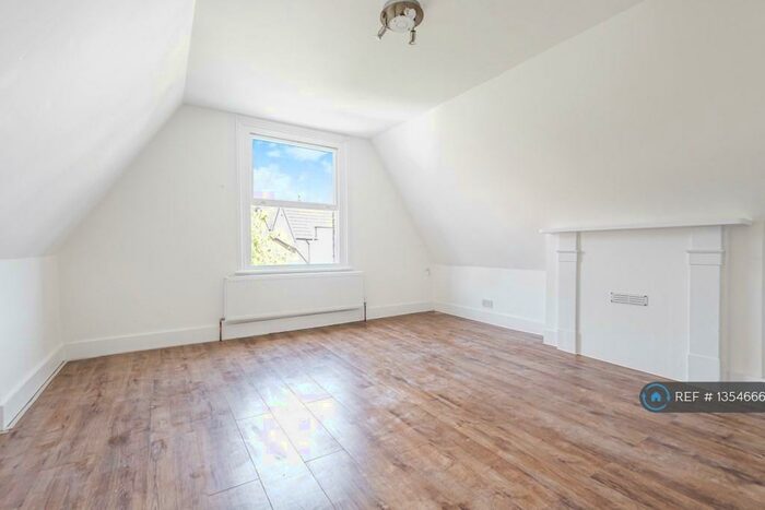 4 Bedroom Maisonette To Rent In Waldegrave Road, London, SE19