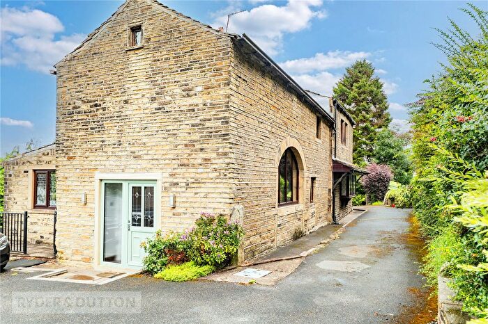 5 Bedroom Detached House For Sale In Penistone Road, Dogley Bar, Huddersfield, West Yorkshire, HD8