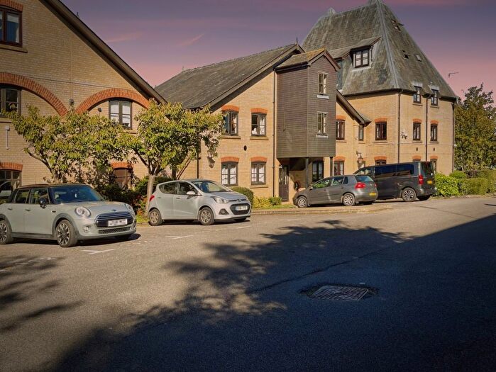 2 Bedroom Flat For Sale In River Meads, St Margarets, SG12