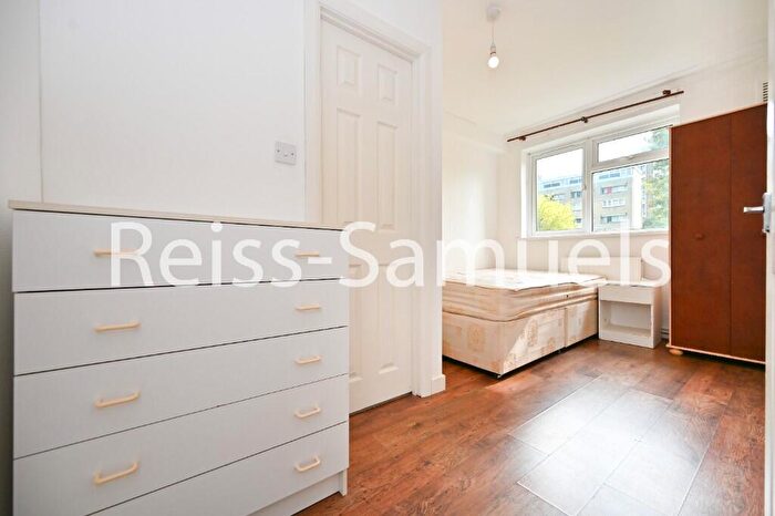 4 Bedroom Maisonette To Rent In Cooks Road, London, SE17