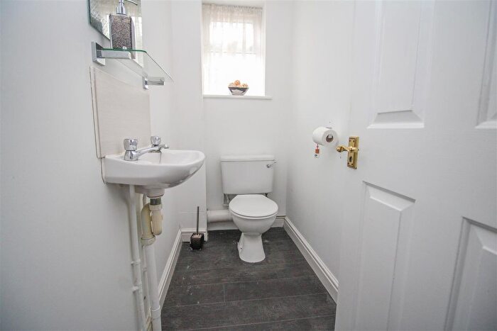 4 Bedroom Detached House For Sale In Upper Hook, Harlow, CM18