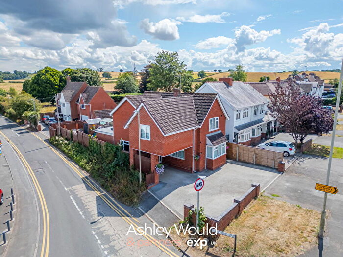 4 Bedroom Detached House For Sale In Racecourse Lane, Stourbridge, DY8