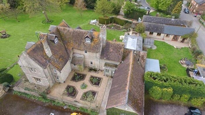 6 Bedroom Detached House To Rent In Merton, Bicester, OX25