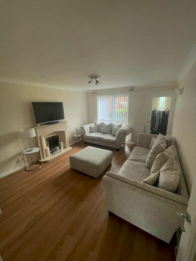 2 Bedroom End Of Terrace House To Rent In Forest Bank, Gildersome, Morley, Leeds, LS27