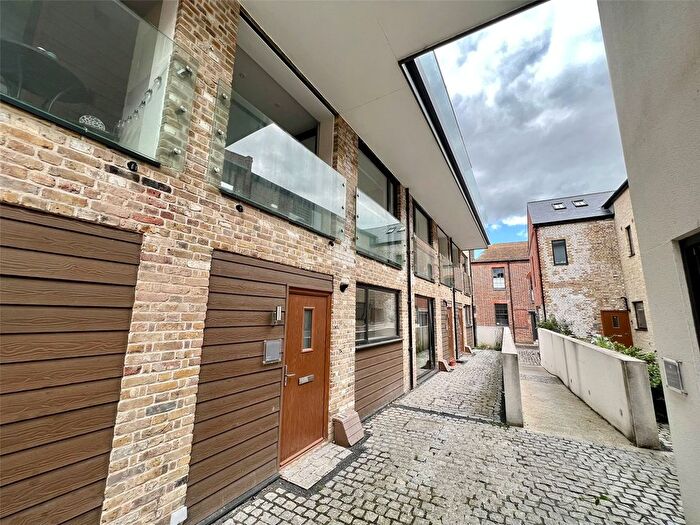 2 Bedroom Maisonette To Rent In Stour Street, Canterbury, Kent, CT1