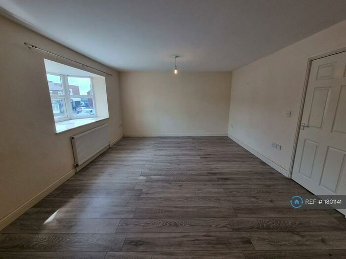 2 Bedroom Flat To Rent In Park View Lodge, Doncaster, DN4