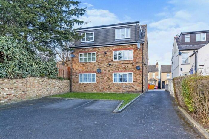 1 Bedroom Flat To Rent In Queens Road, Slough, SL1