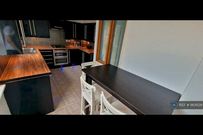 5 Bedroom Semi-Detached House To Rent In Furlong Road, Coventry, CV1