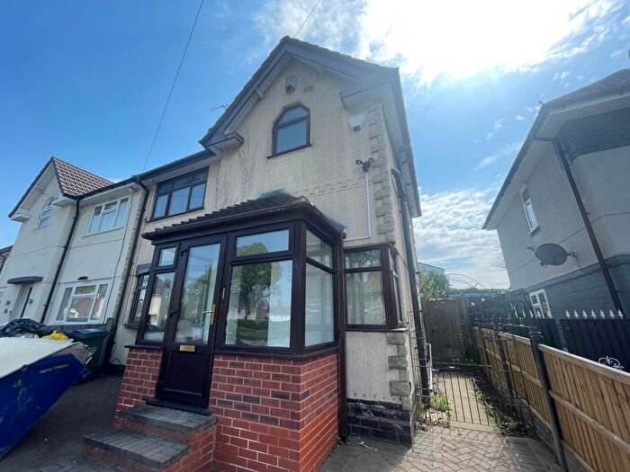 3 Bedroom Semi-detached House To Rent In Booth Road, Wednesbury, WS10