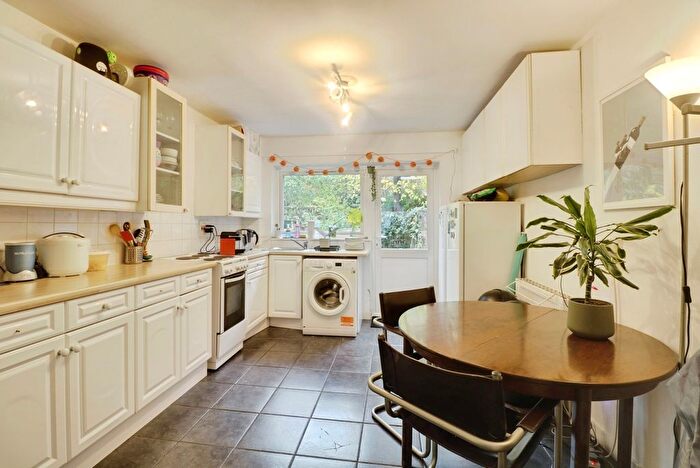3 Bedroom Terraced House For Sale In Bartholomew Close, London, SW18