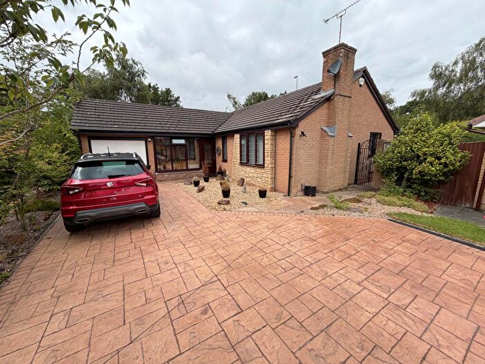3 Bedroom Detached Bungalow For Sale In St Davids Drive, Great Sutton, CH66
