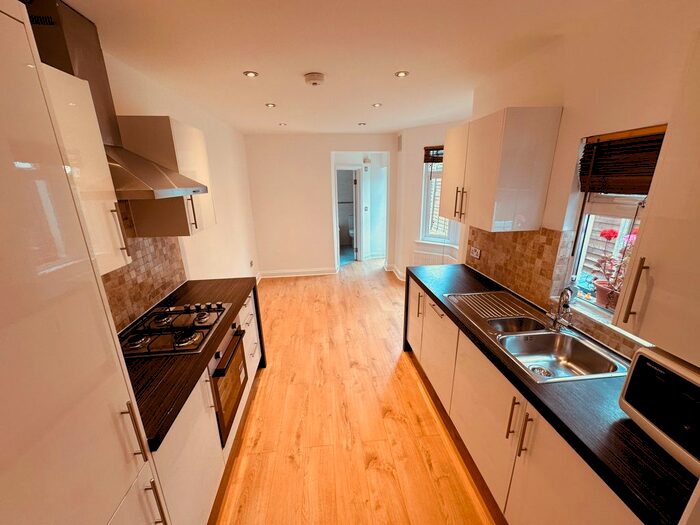 2 Bedroom Flat To Rent In Selborne Road, London, N22