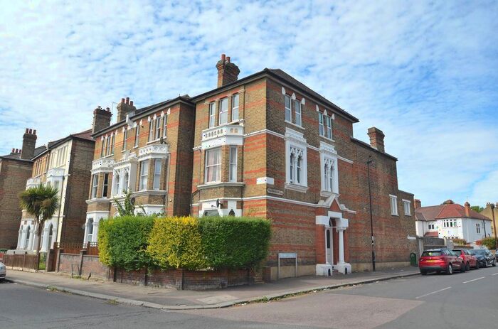 2 Bedroom Flat To Rent In Newlands Park, Sydenham, SE26