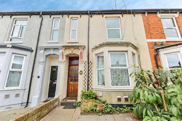 3 Bedroom Terraced House For Sale In Spencer Bridge Road, Northampton, NN5