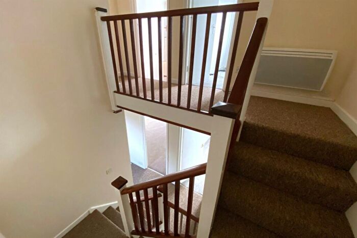 4 Bedroom Town House To Rent In Butlers Walk, BS5