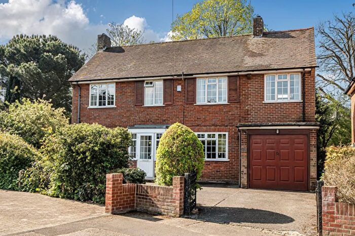 4 Bedroom Detached House For Sale In Sunbury-On-Thames, Surrey, TW16
