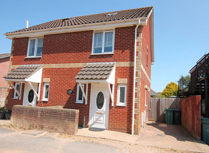 2 Bedroom Semi-Detached House To Rent In Red Road, Wootton Bridge, PO33