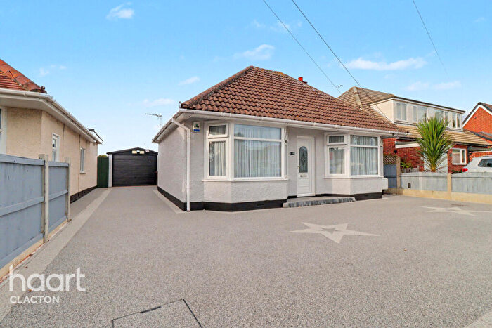 3 Bedroom Bungalow For Sale In Bockings Grove, Clacton-On-Sea, CO16