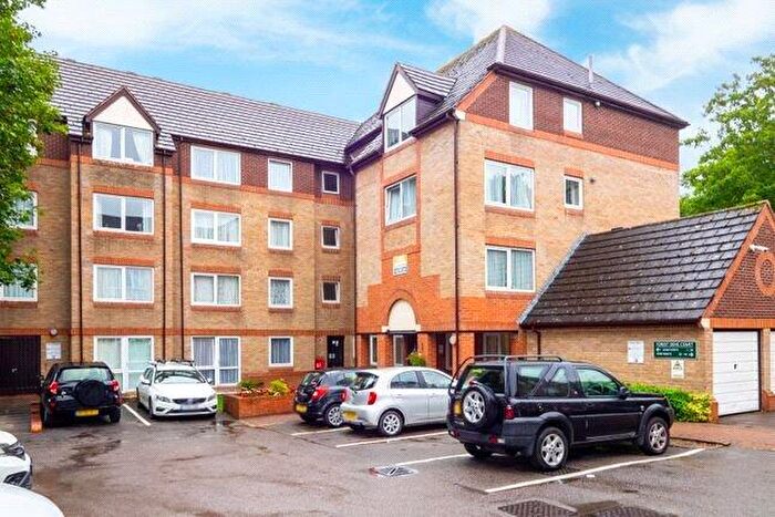 1 Bedroom Apartment For Sale In Cedar Road, Sutton, Surrey, SM2