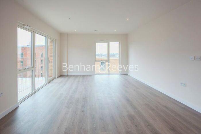 2 Bedroom Flat To Rent In Royal Engineers Way, Hampstead, NW7