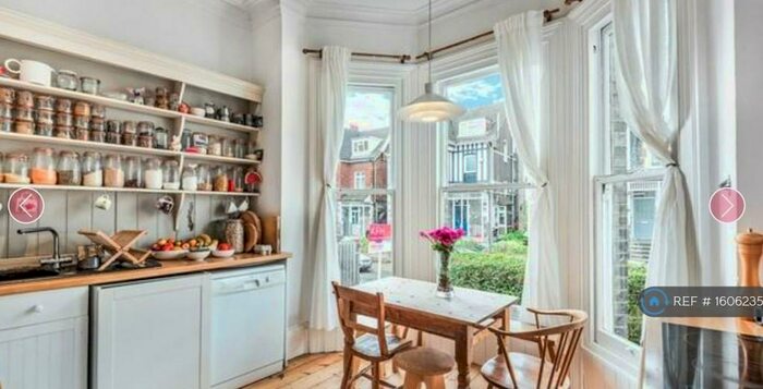 3 Bedroom Flat To Rent In London, London, SE19