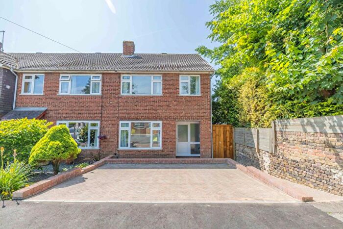 3 Bedroom End Of Terrace House For Sale In Ospringe Street, Faversham, Kent, ME13