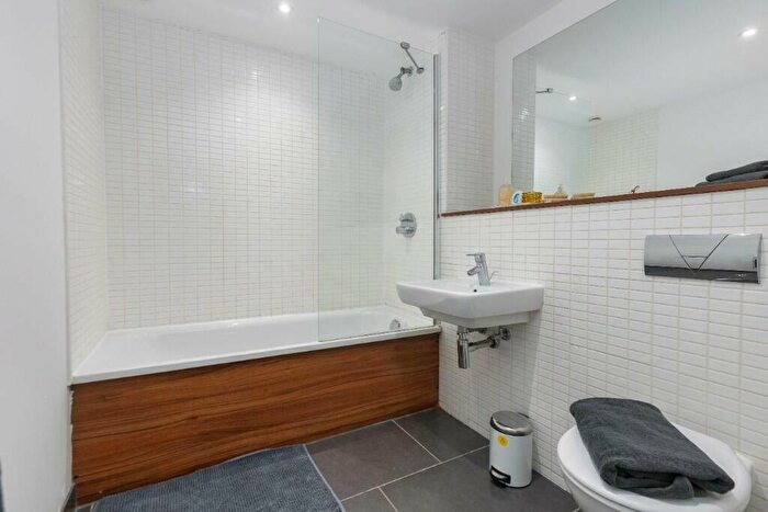 2 Bedroom Apartment To Rent In Velocity Village, Sheffield, S1