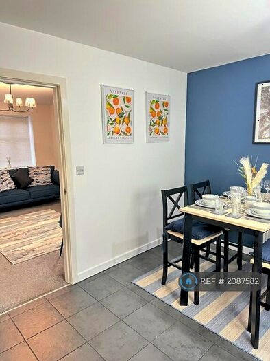 3 Bedroom Semi-Detached House To Rent In Hutchinson Close, Prenton, CH43