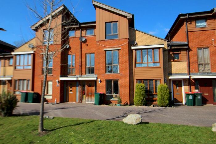 4 Bedroom Terraced House To Rent In Three Bridges, RH10