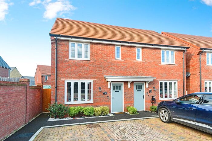 2 Bedroom Semi-Detached House For Sale In Stepp Lane, Faringdon, SN7